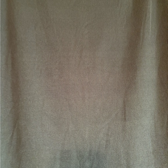 Top - Picture 2 of 4